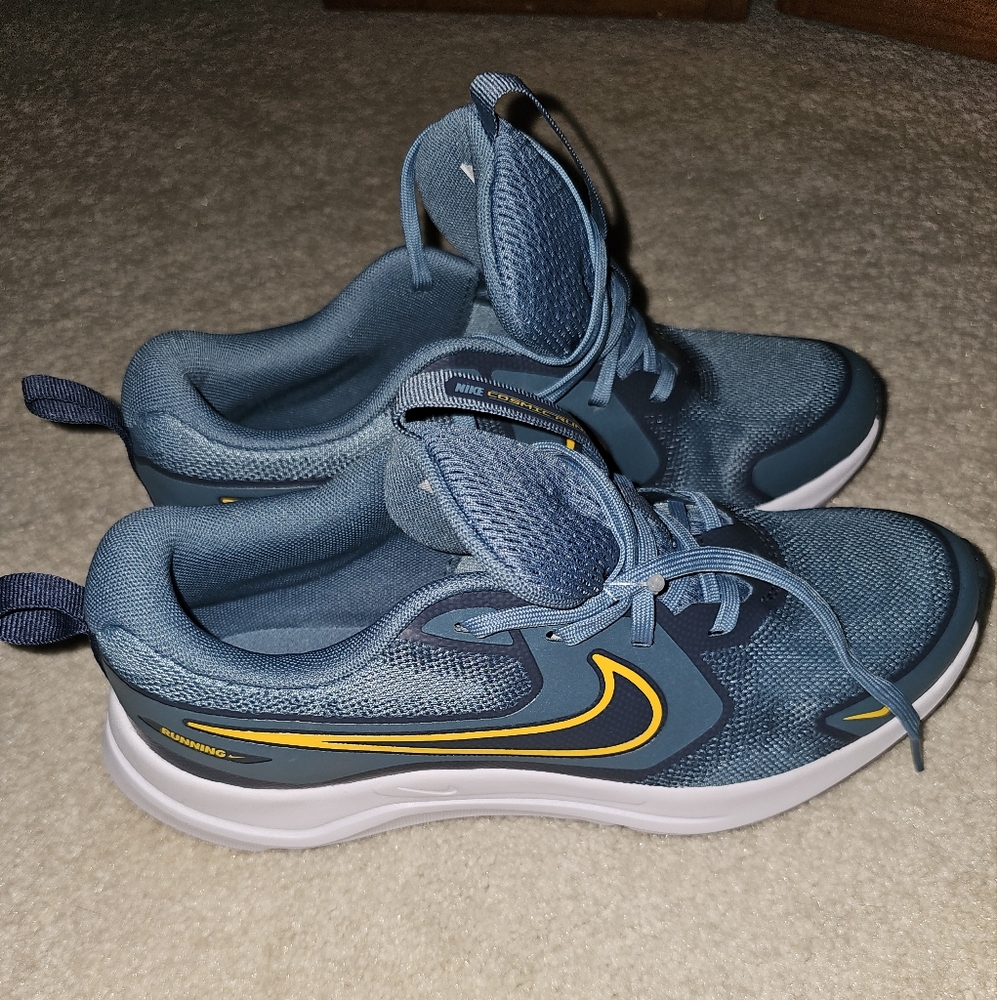 Nike Cosmic Runner Blue Shoes - Picture 2 of 5